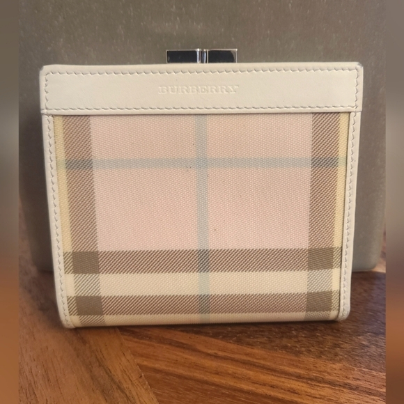 RARE Burberry Kiss Lock Bifold Wallet White Pink Plaid Vintage Authentic - Picture 1 of 8